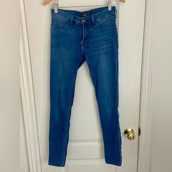 4 for $20 🖤 Abercrombie & Fitch Harper Low Rise Jegging - Picture 1 of 4